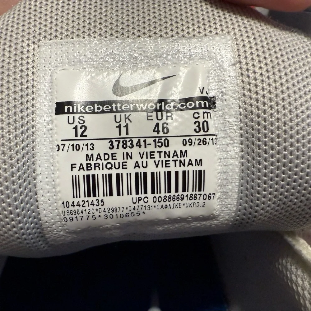 Nike Men's White and Red original Shox Sneakers - Picture 3 of 4